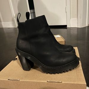 Dr. Martens Magdalena booties